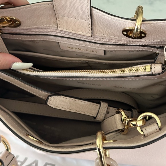 NWT Michael Kors Cynthia bag - Picture 6 of 7